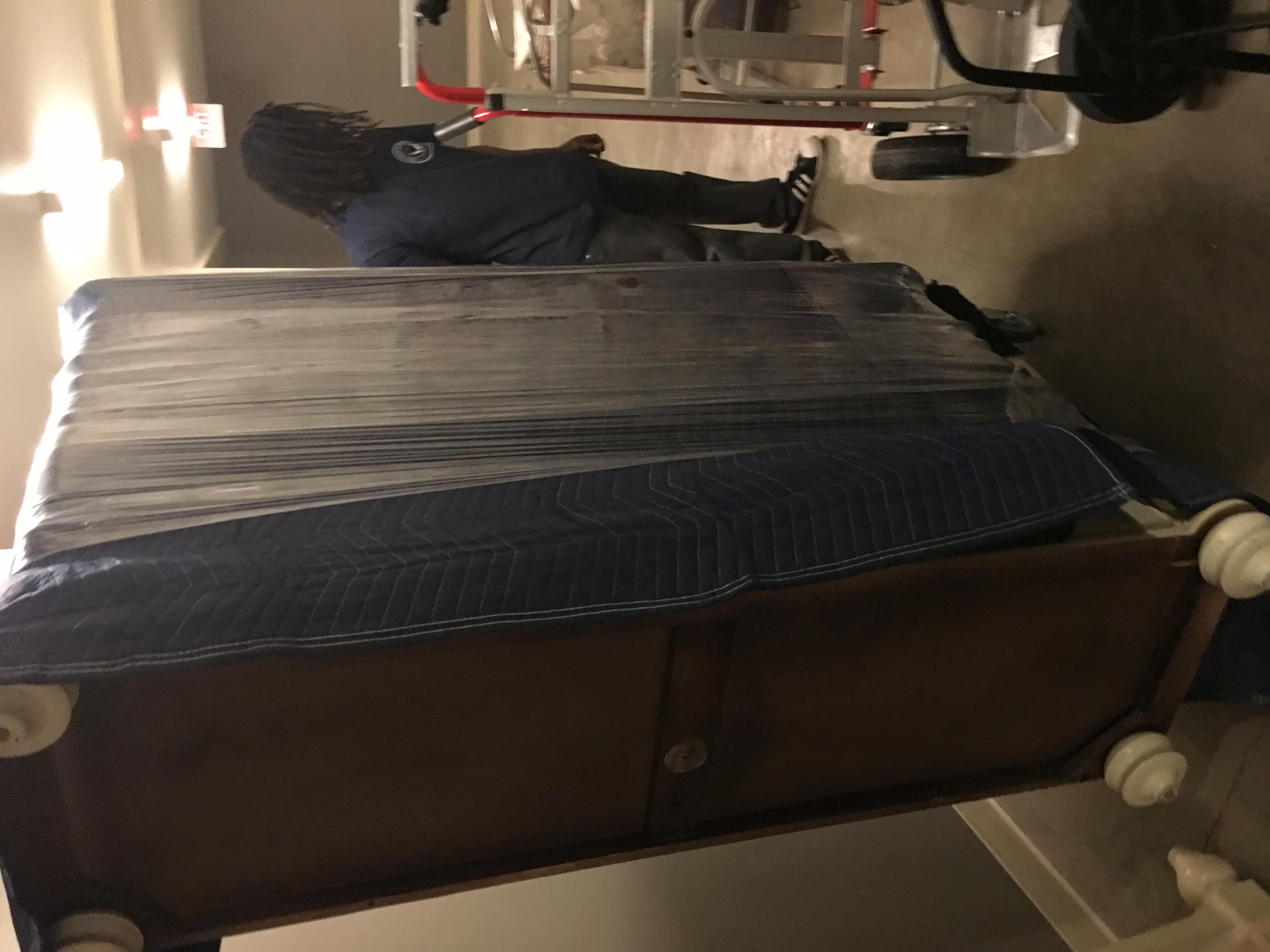 Convenient loading and unloading one piece moves in Etiwanda, CA Safe and secure movers for single piece of furniture in Etiwanda, CA