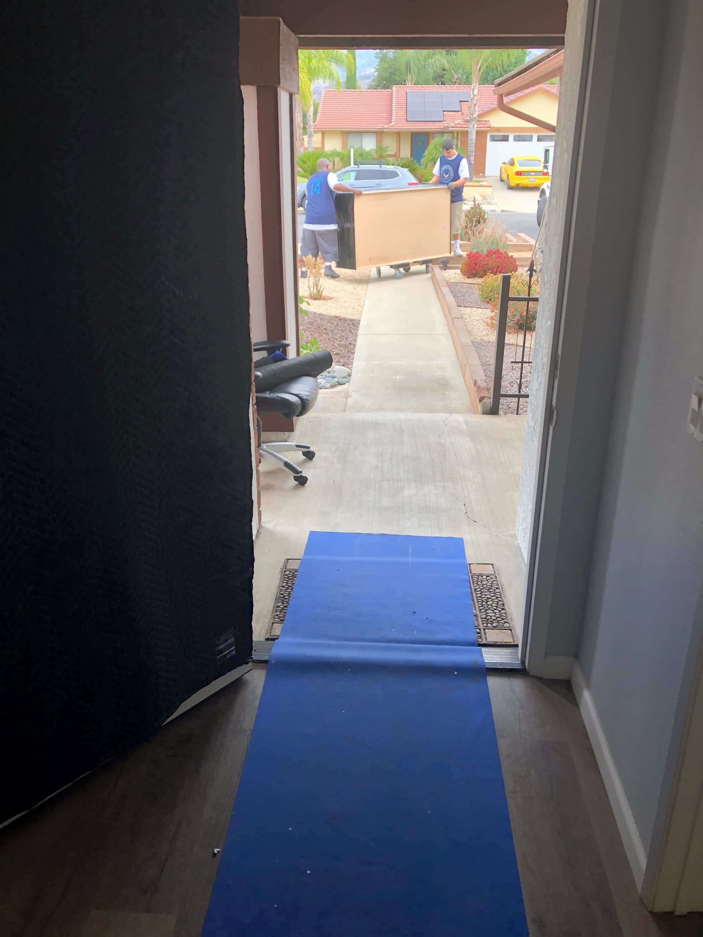 Safe and Secure One Piece Moves in Hinkley, CA